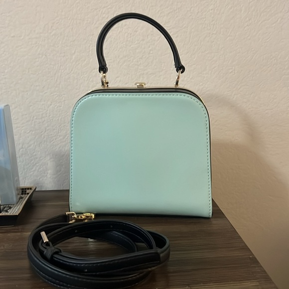 SOLD!! Kate Spade Checking In Car Violina - Picture 3 of 4